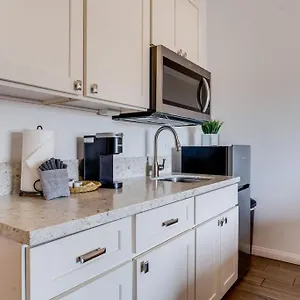 Apartment Unit 2 Maui Ohana Modern, Wailuku